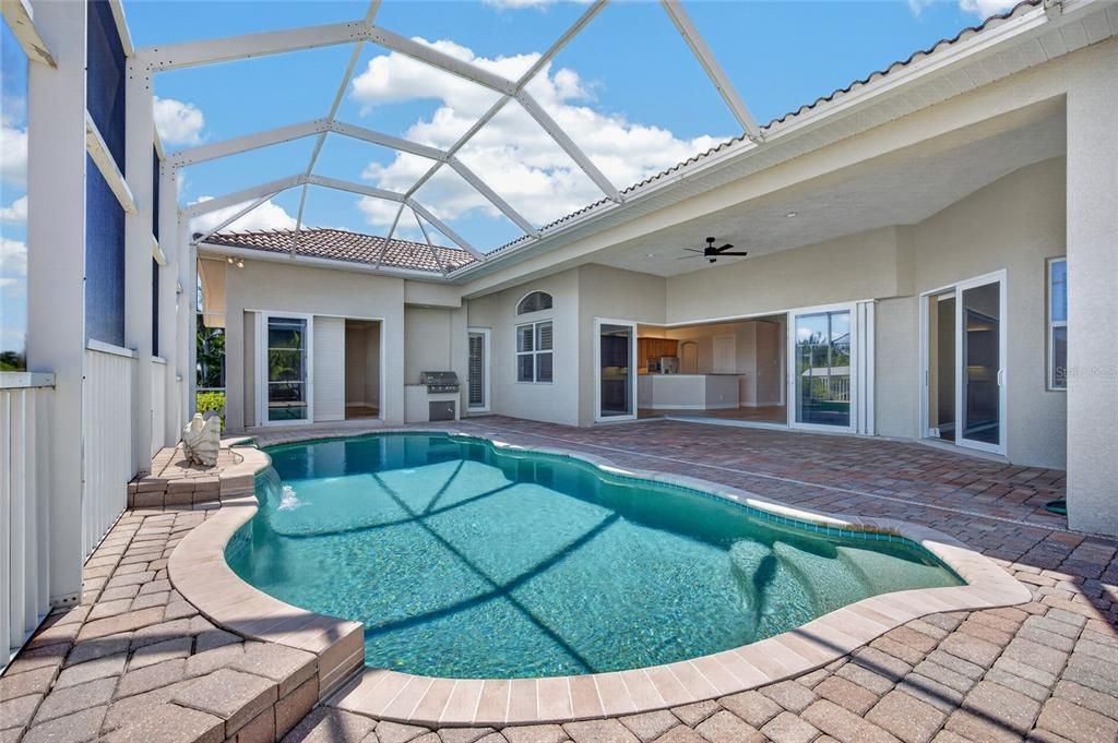 En Venta: $744,000 (3 camas, 2 baños, 2816 Pies cuadrados)