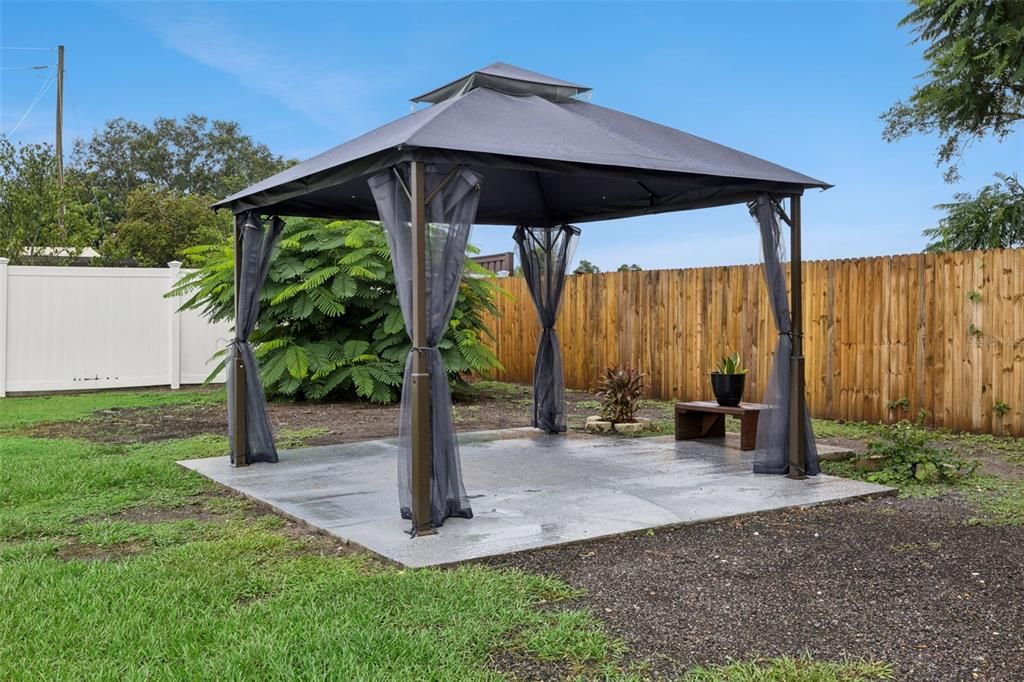 For Sale: $360,000 (4 beds, 2 baths, 1372 Square Feet)