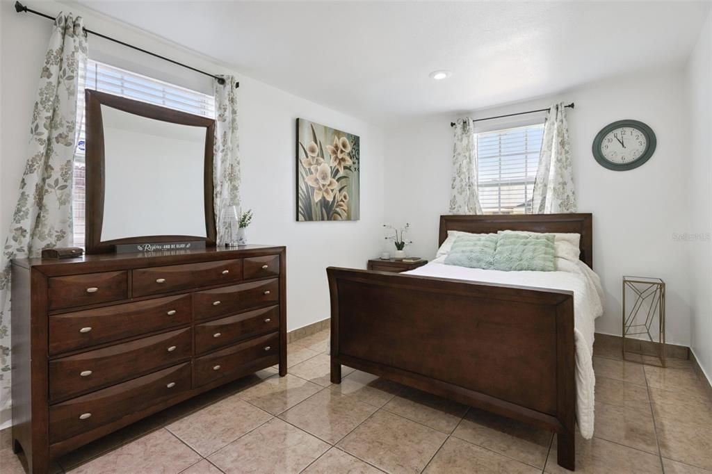 For Sale: $360,000 (4 beds, 2 baths, 1372 Square Feet)