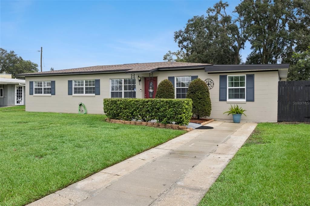 For Sale: $360,000 (4 beds, 2 baths, 1372 Square Feet)
