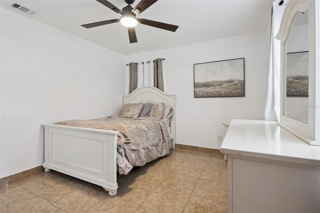 For Sale: $360,000 (4 beds, 2 baths, 1372 Square Feet)