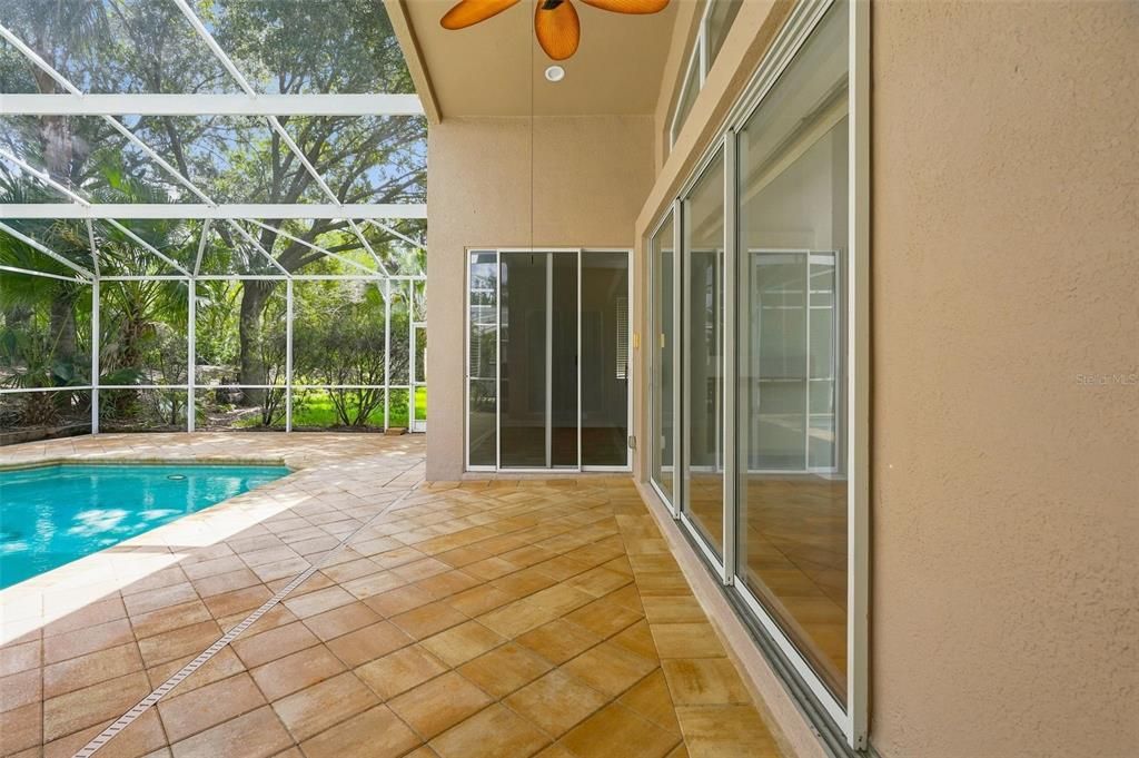На продажу: $695,000 (4 спален, 3 ванн, 2643 Квадратных фут)