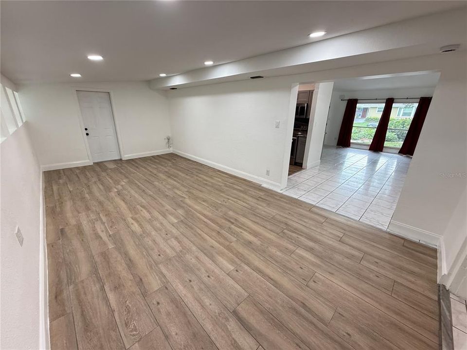 For Rent: $2,495 (3 beds, 2 baths, 1292 Square Feet)