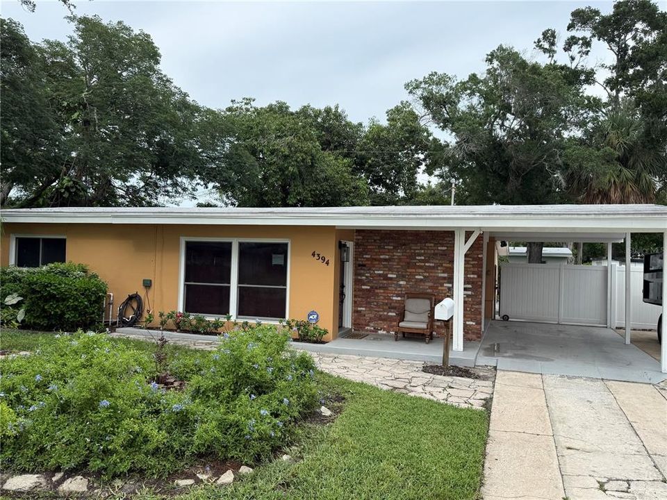 For Rent: $2,495 (3 beds, 2 baths, 1292 Square Feet)