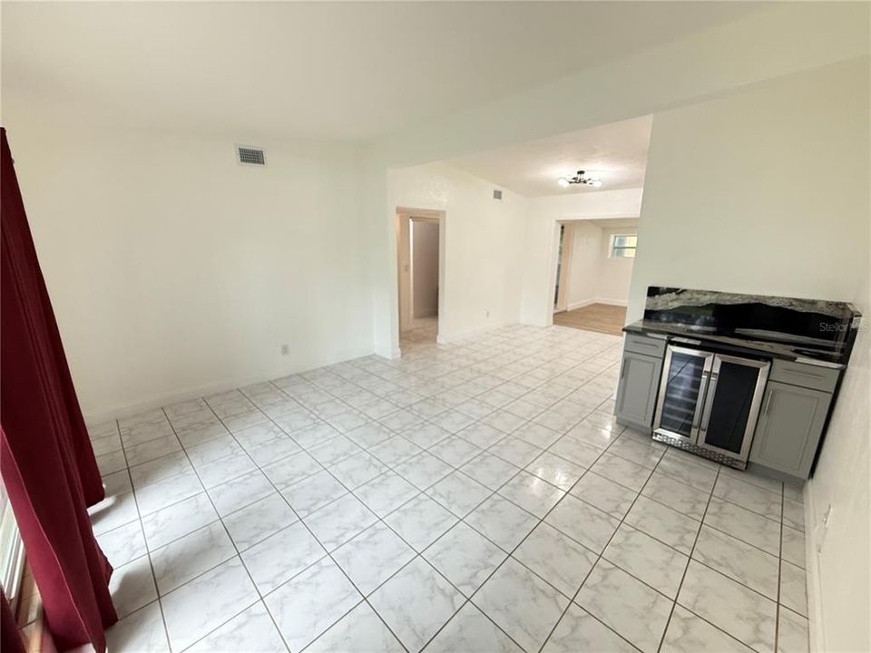 For Rent: $2,495 (3 beds, 2 baths, 1292 Square Feet)
