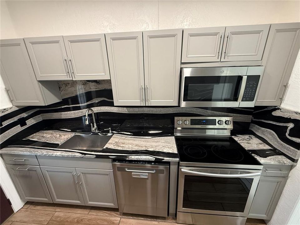 For Rent: $2,495 (3 beds, 2 baths, 1292 Square Feet)
