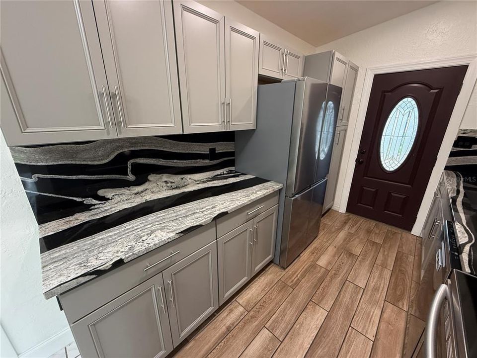 For Rent: $2,495 (3 beds, 2 baths, 1292 Square Feet)