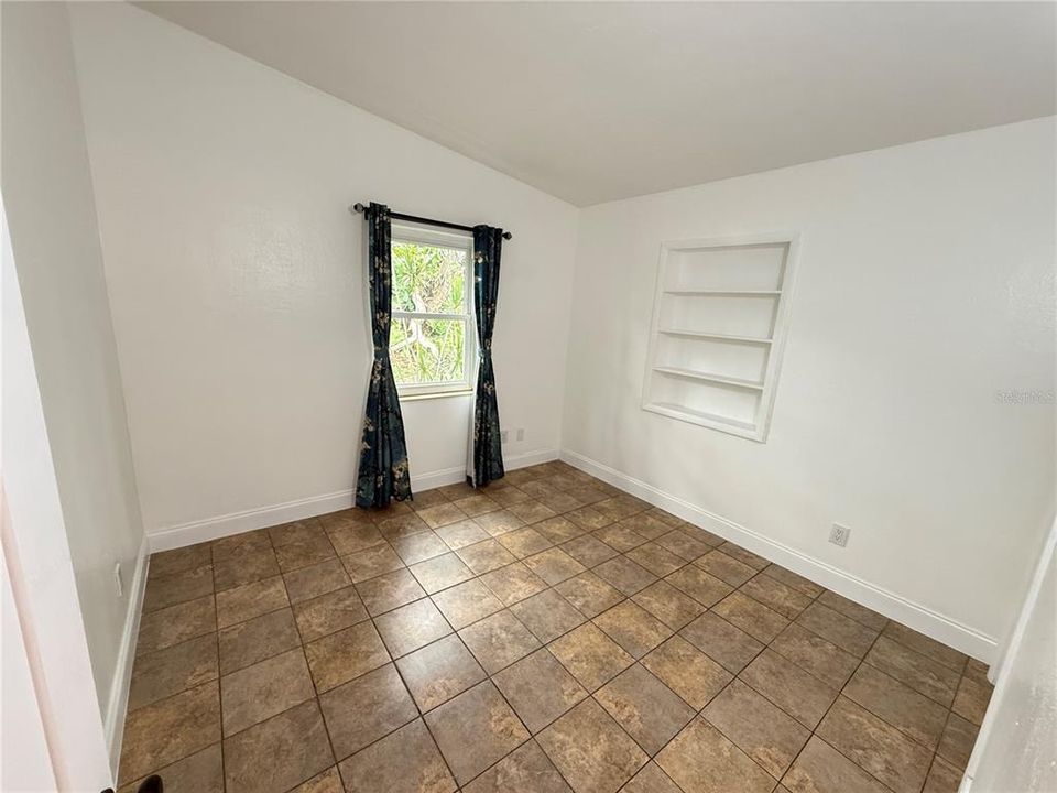 For Rent: $2,495 (3 beds, 2 baths, 1292 Square Feet)