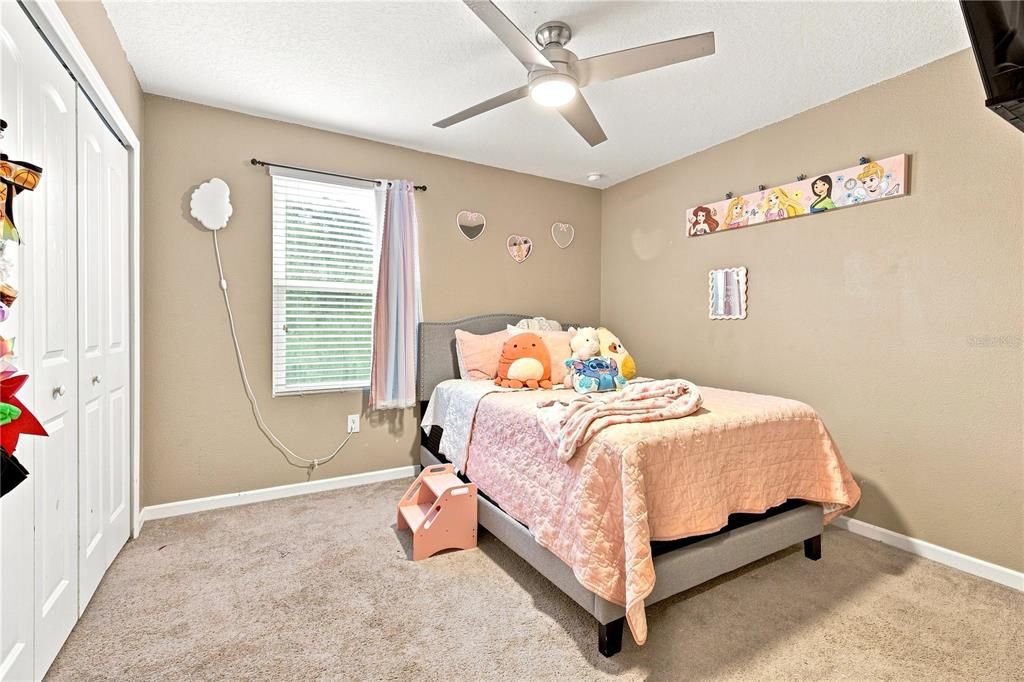 На продажу: $379,700 (3 спален, 2 ванн, 2087 Квадратных фут)