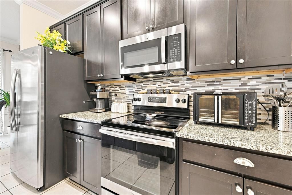 На продажу: $379,700 (3 спален, 2 ванн, 2087 Квадратных фут)