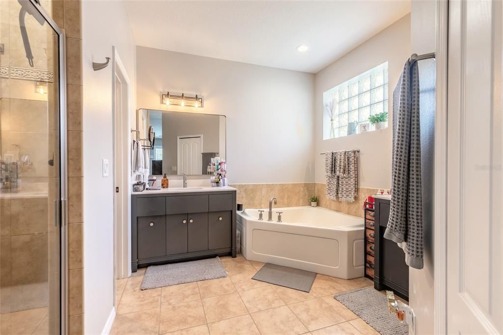 For Sale: $528,000 (4 beds, 3 baths, 2447 Square Feet)