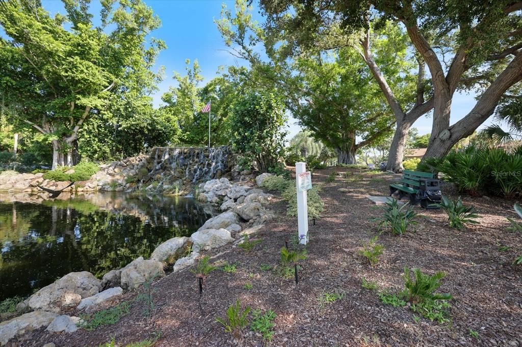For Sale: $245,000 (2 beds, 2 baths, 1062 Square Feet)