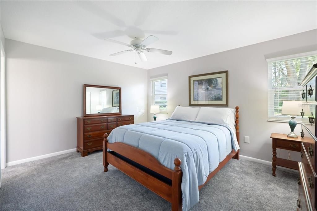 For Sale: $245,000 (2 beds, 2 baths, 1062 Square Feet)