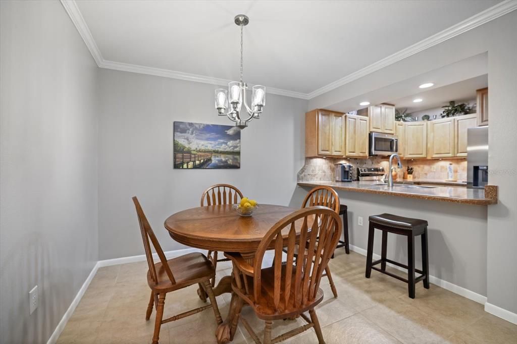 For Sale: $245,000 (2 beds, 2 baths, 1062 Square Feet)