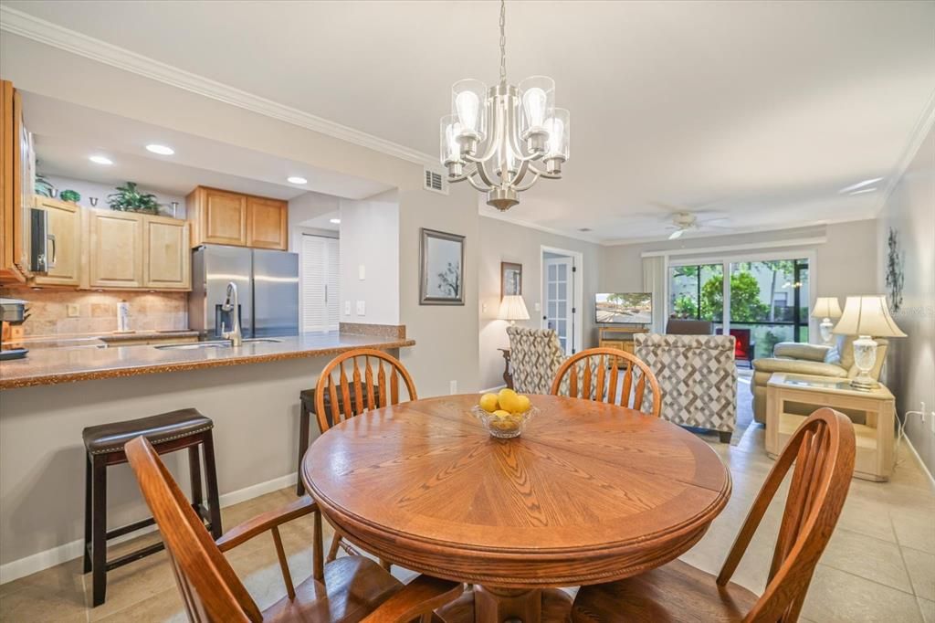 For Sale: $245,000 (2 beds, 2 baths, 1062 Square Feet)