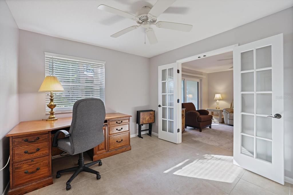 For Sale: $245,000 (2 beds, 2 baths, 1062 Square Feet)
