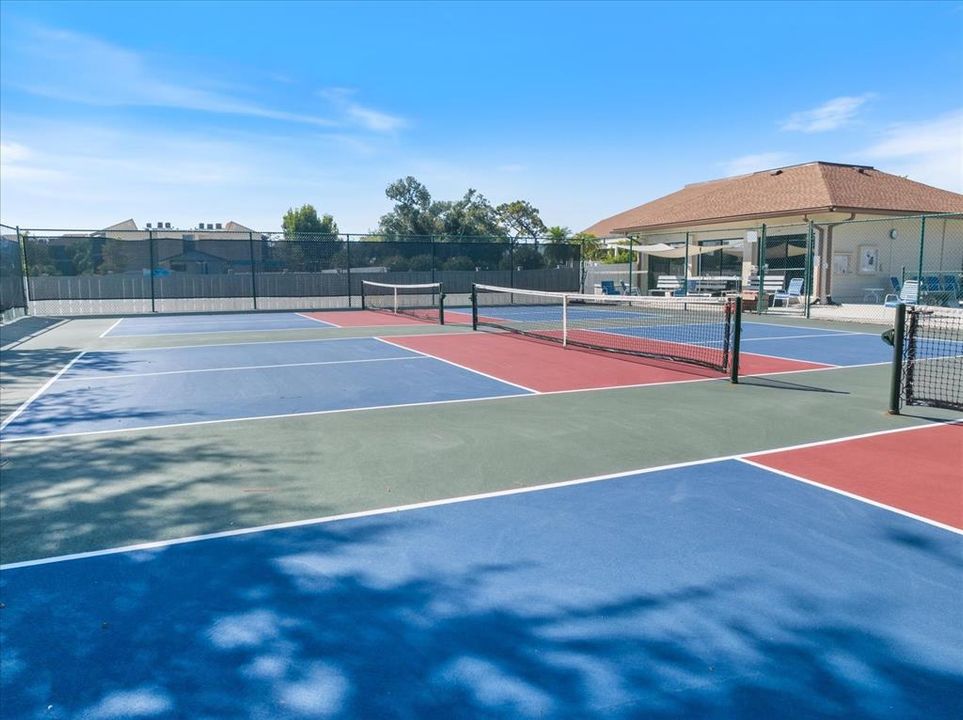For Sale: $245,000 (2 beds, 2 baths, 1062 Square Feet)