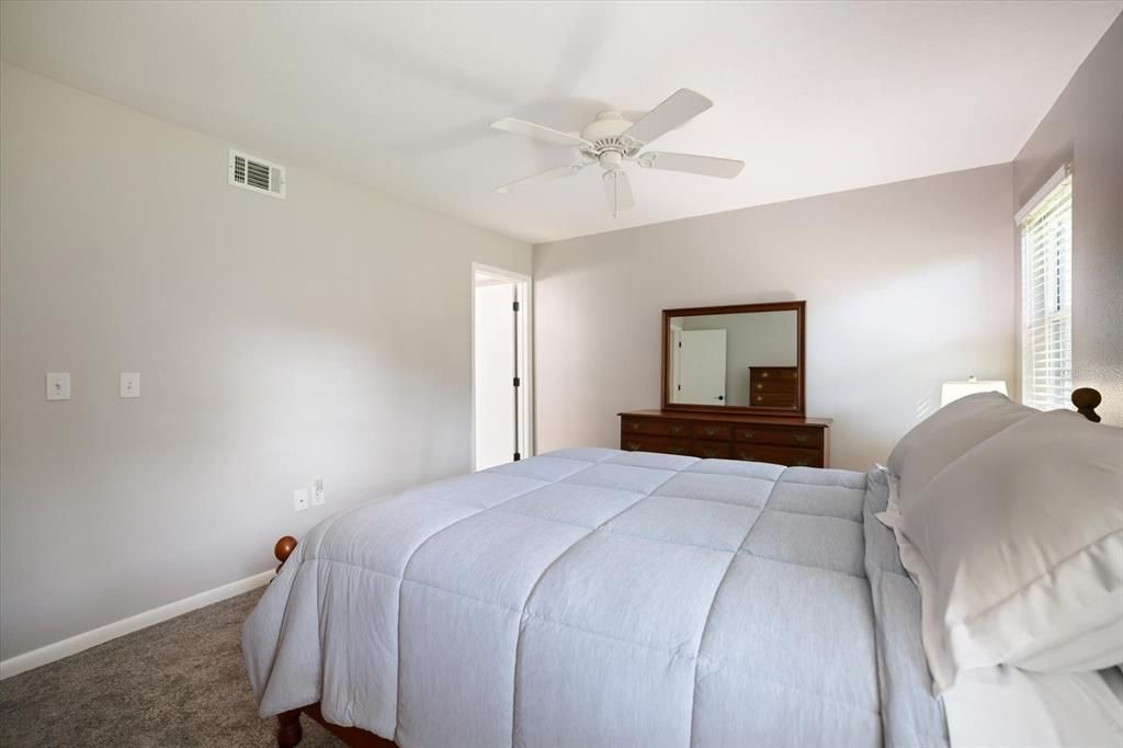 For Sale: $245,000 (2 beds, 2 baths, 1062 Square Feet)