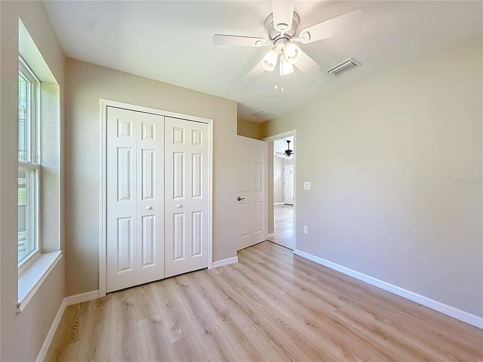 For Sale: $215,000 (3 beds, 2 baths, 1080 Square Feet)