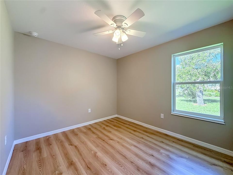 For Sale: $215,000 (3 beds, 2 baths, 1080 Square Feet)