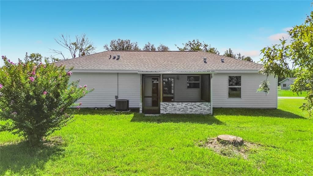 For Sale: $215,000 (3 beds, 2 baths, 1080 Square Feet)