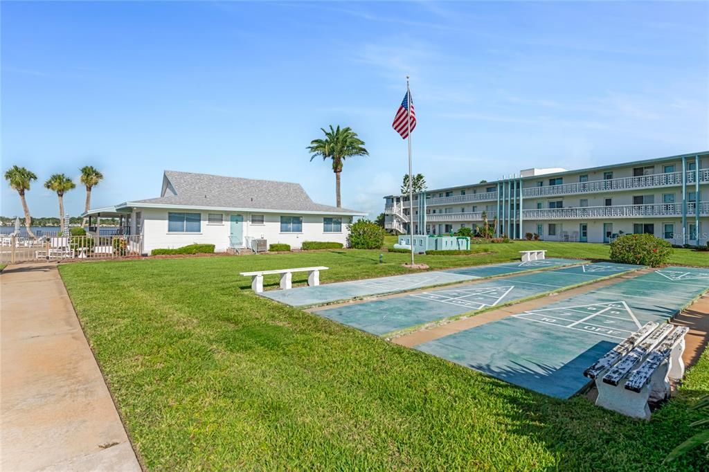 For Sale: $157,000 (2 beds, 1 baths, 816 Square Feet)