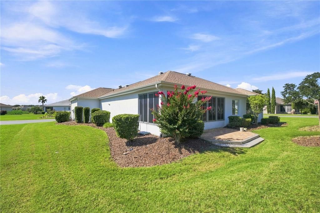 For Sale: $359,900 (2 beds, 2 baths, 1906 Square Feet)