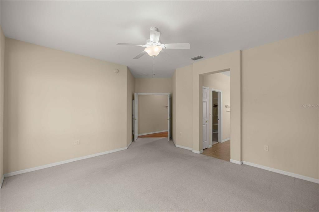For Sale: $359,900 (2 beds, 2 baths, 1906 Square Feet)