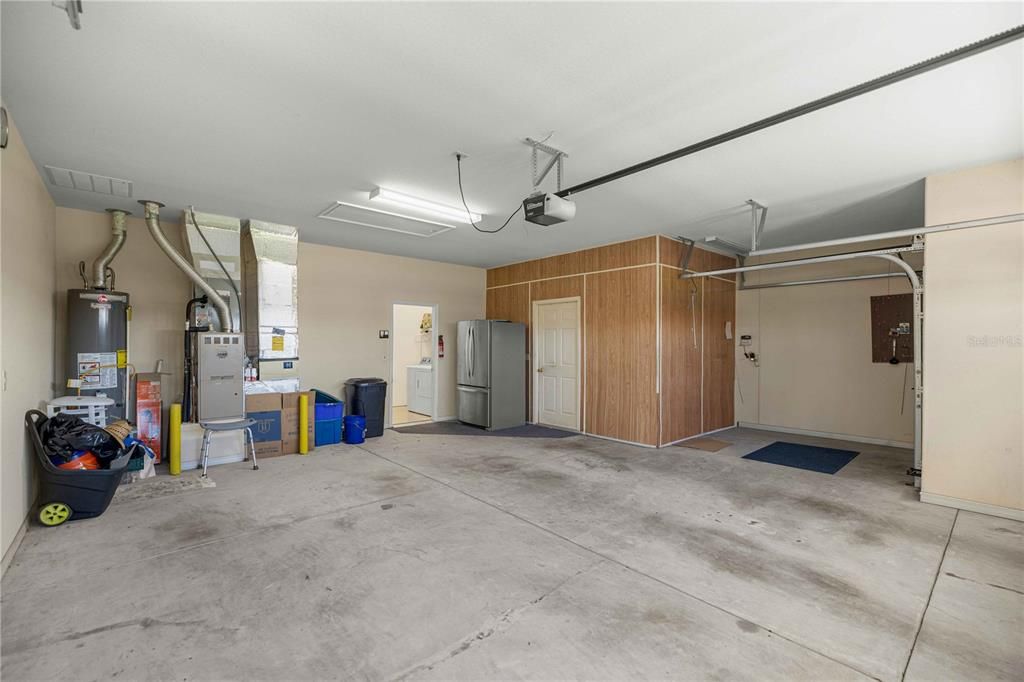 For Sale: $359,900 (2 beds, 2 baths, 1906 Square Feet)