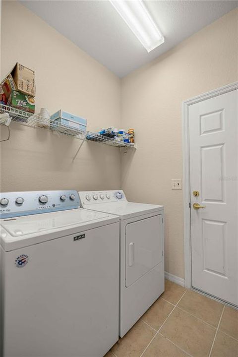 For Sale: $359,900 (2 beds, 2 baths, 1906 Square Feet)