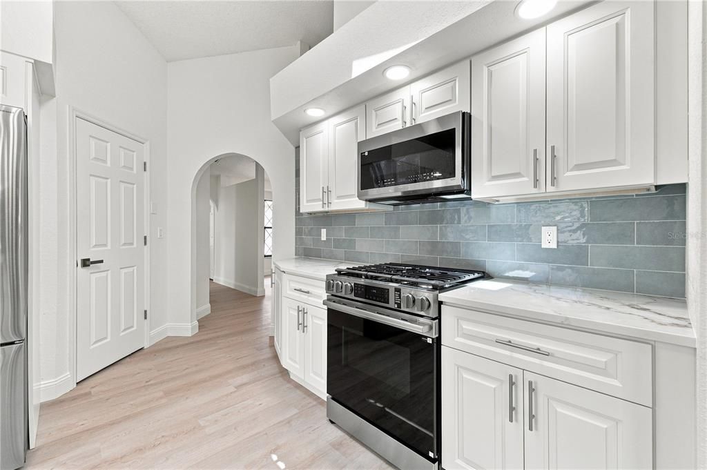 For Sale: $359,000 (3 beds, 2 baths, 2150 Square Feet)