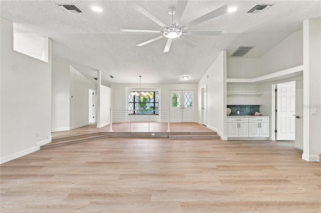 For Sale: $359,000 (3 beds, 2 baths, 2150 Square Feet)