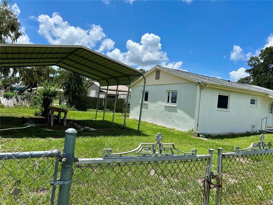 На продажу: $225,000 (2 спален, 1 ванн, 1025 Квадратных фут)
