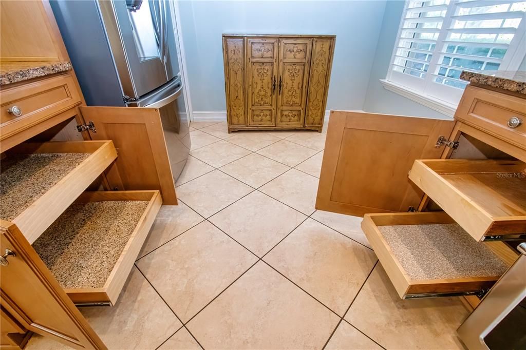 For Sale: $339,000 (3 beds, 2 baths, 1593 Square Feet)