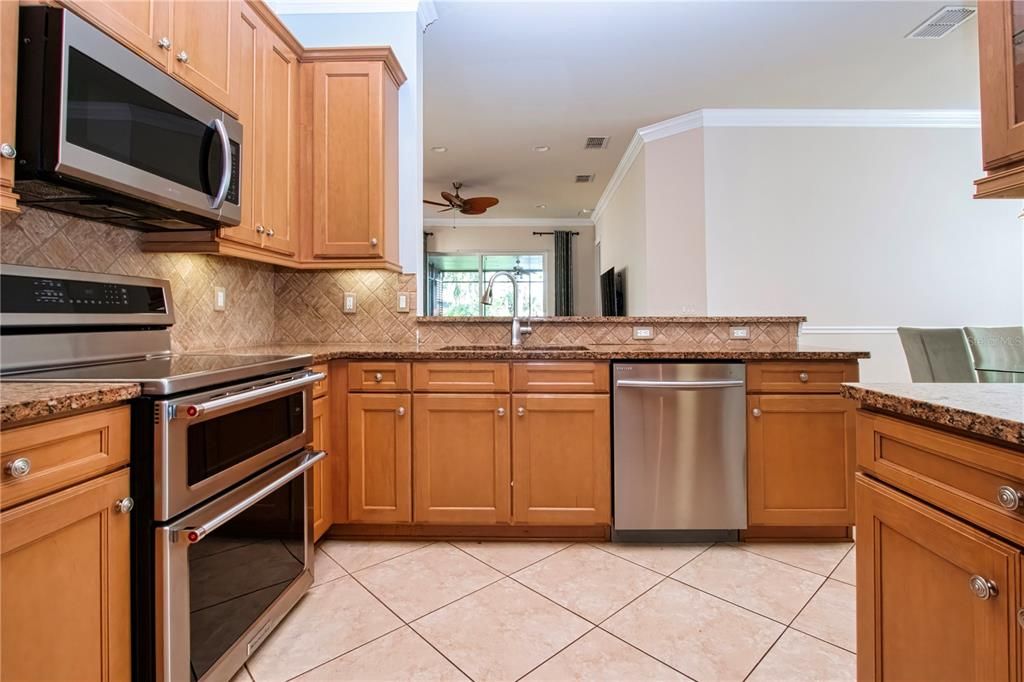 For Sale: $339,000 (3 beds, 2 baths, 1593 Square Feet)