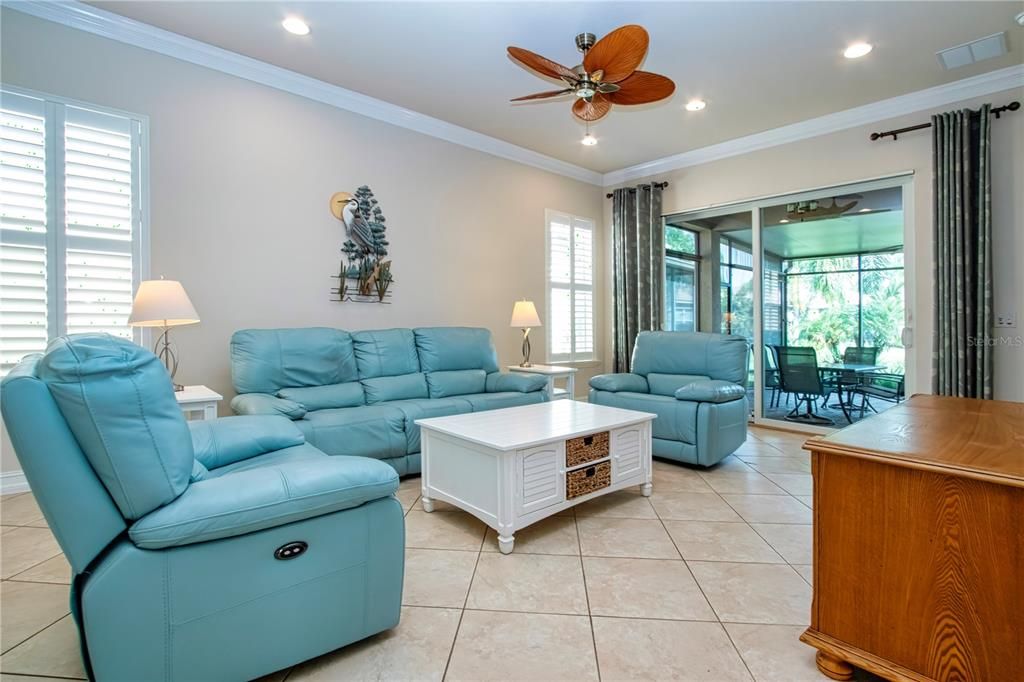 For Sale: $339,000 (3 beds, 2 baths, 1593 Square Feet)