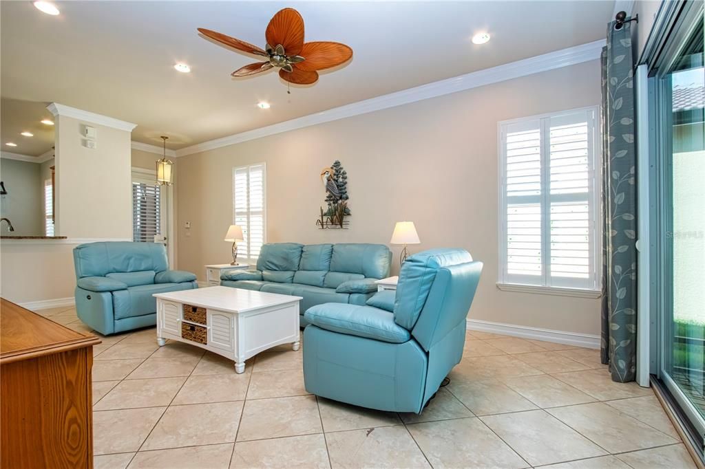 For Sale: $339,000 (3 beds, 2 baths, 1593 Square Feet)