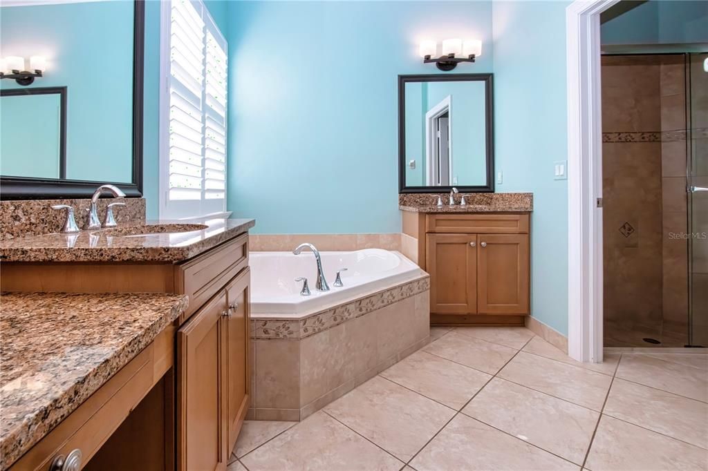 For Sale: $339,000 (3 beds, 2 baths, 1593 Square Feet)