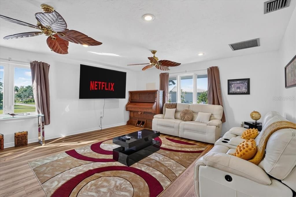 For Rent: $6,500 (4 beds, 3 baths, 2926 Square Feet)