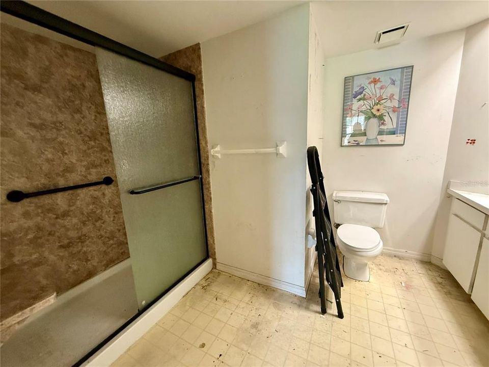 Activo con contrato: $209,000 (3 camas, 2 baños, 1448 Pies cuadrados)