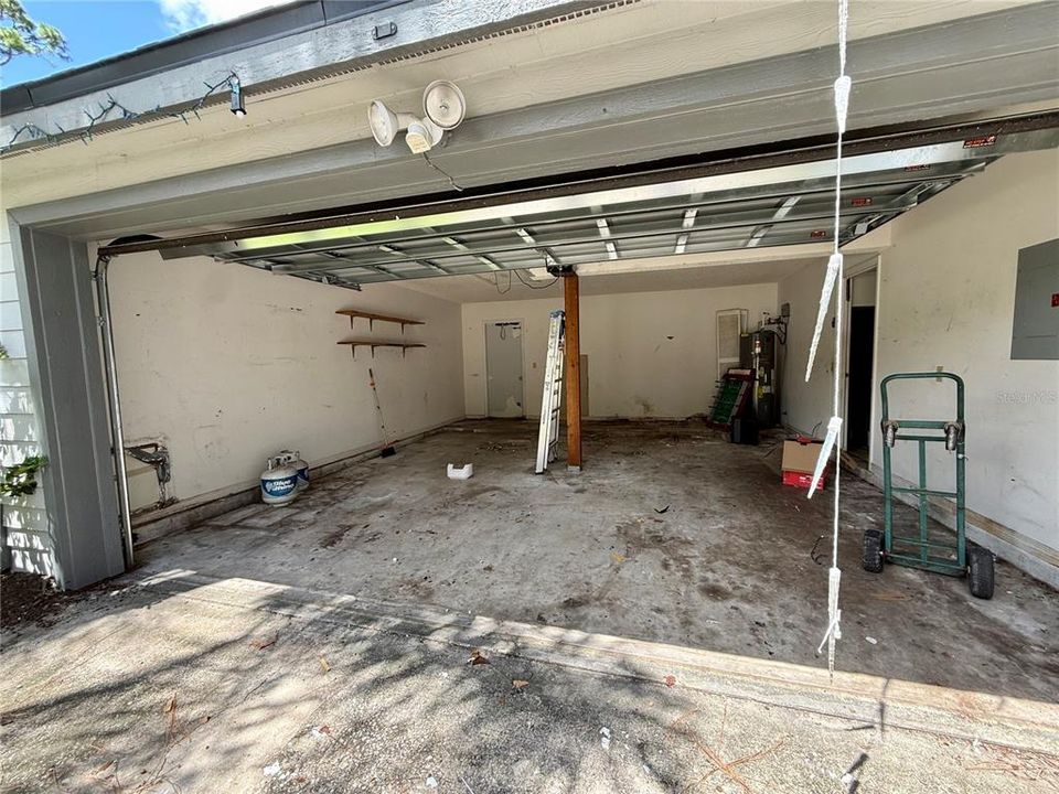 Activo con contrato: $209,000 (3 camas, 2 baños, 1448 Pies cuadrados)