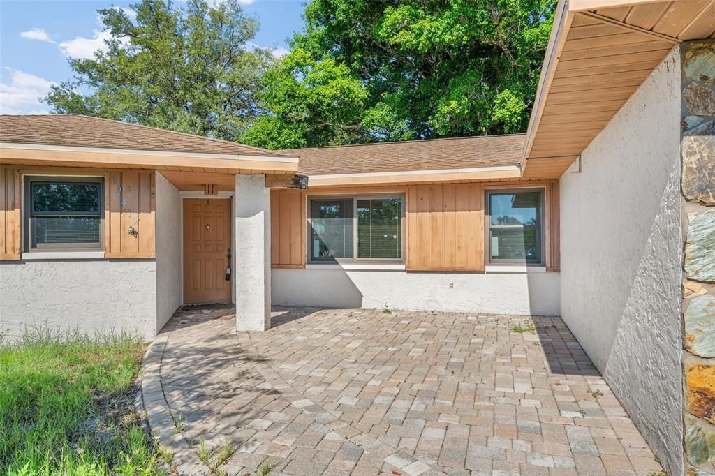 En Venta: $335,000 (2 camas, 2 baños, 1374 Pies cuadrados)