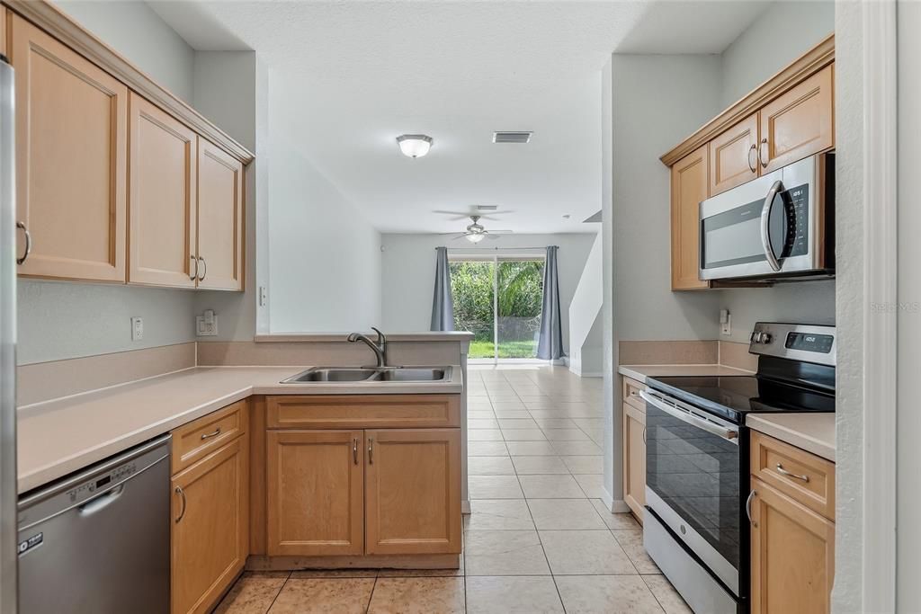 For Rent: $1,850 (2 beds, 2 baths, 1328 Square Feet)