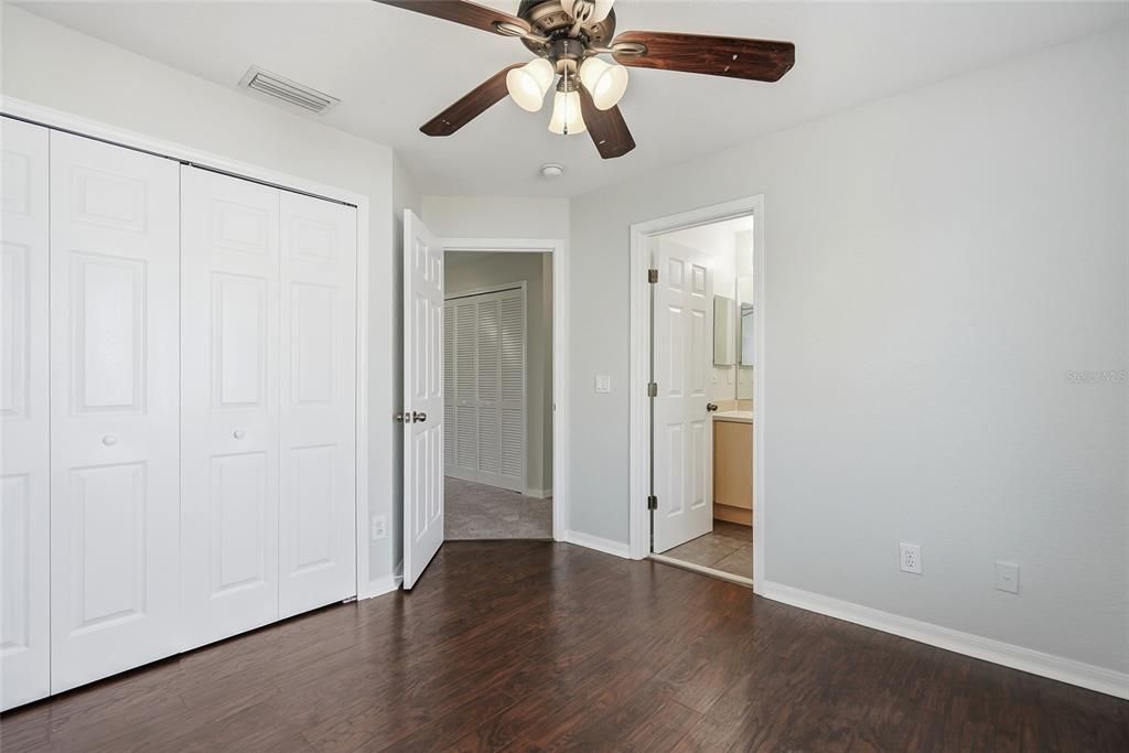 For Rent: $1,850 (2 beds, 2 baths, 1328 Square Feet)
