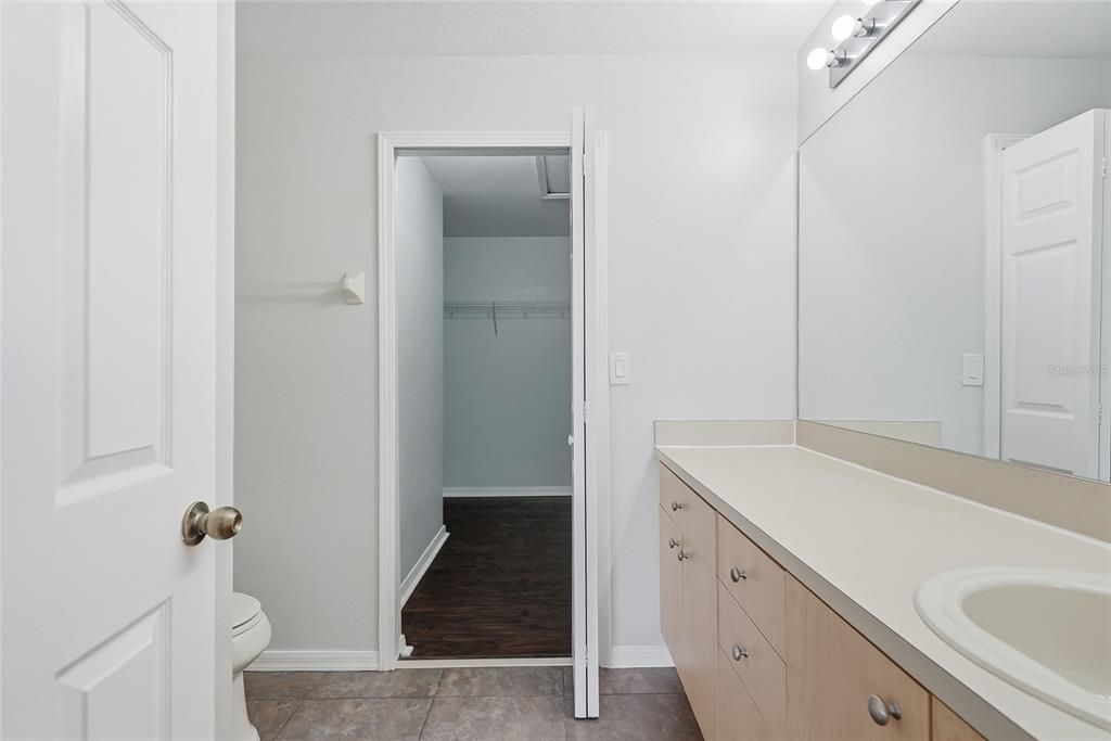 For Rent: $1,850 (2 beds, 2 baths, 1328 Square Feet)