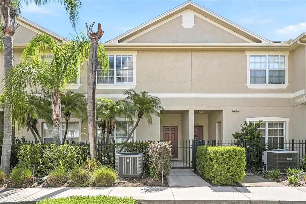For Rent: $1,850 (2 beds, 2 baths, 1328 Square Feet)
