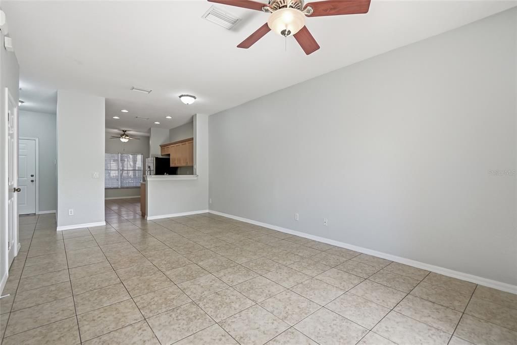 For Rent: $1,850 (2 beds, 2 baths, 1328 Square Feet)