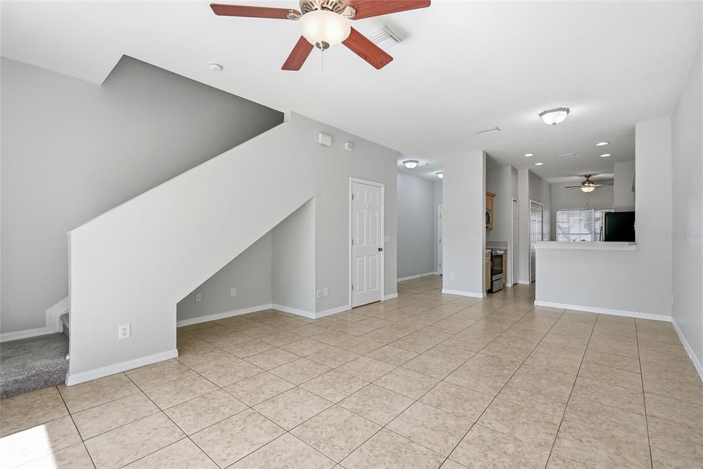 For Rent: $1,850 (2 beds, 2 baths, 1328 Square Feet)