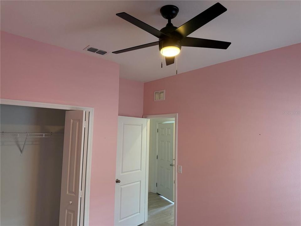 En Venta: $280,000 (4 camas, 2 baños, 1600 Pies cuadrados)