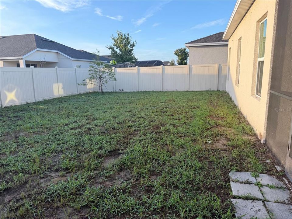 En Venta: $280,000 (4 camas, 2 baños, 1600 Pies cuadrados)